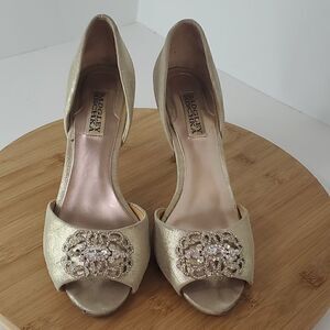 Badgley Mischka Women's Petrina II D'Orsay  Peep Toe Pump Gold Size 7.5